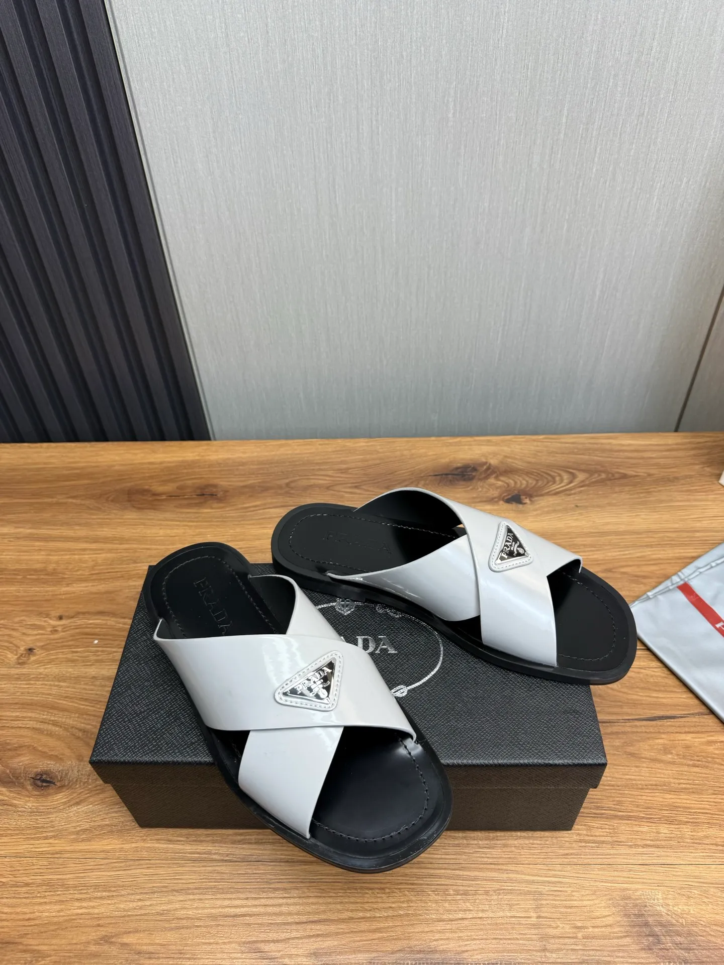 Factory price 340💰 ＰＲＡＤＡPrada - popular men's slippers hot sale 🔥 🩴Official website one to one production 38-45 sizes 45 46 🉑️Customized!